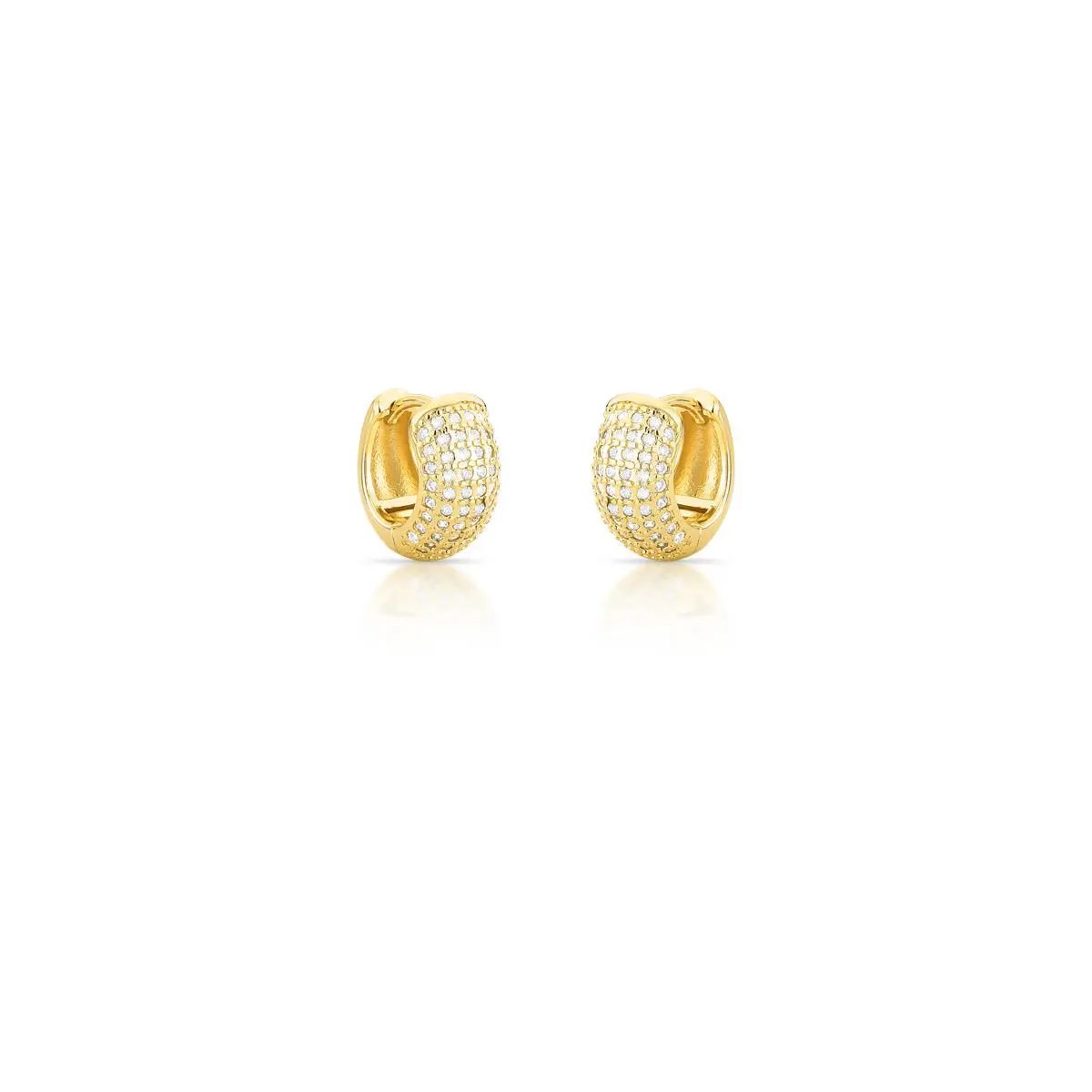 Combinações de look com argola cravejada para várias ocasiões Combinações de look com argola cravejada para várias ocasiões